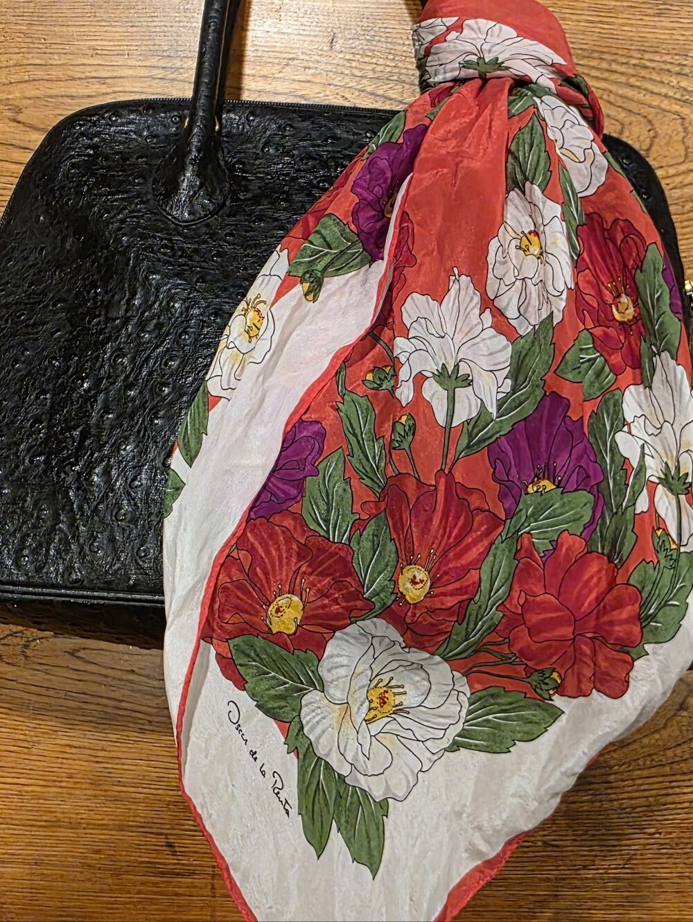 Vintage Oscar de la Renta 100% Silk Floral Scarf 30 x 30 - Picture 3 of 9